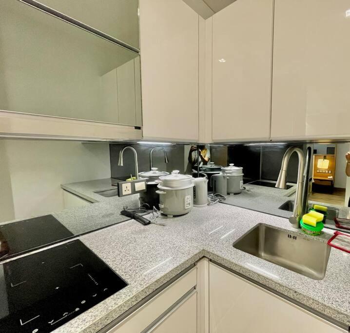 Chic Studio Retreat in 1Euphor Near City Attractions