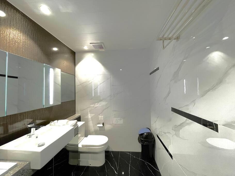 Chic Studio Retreat in 1Euphor Near City Attractions