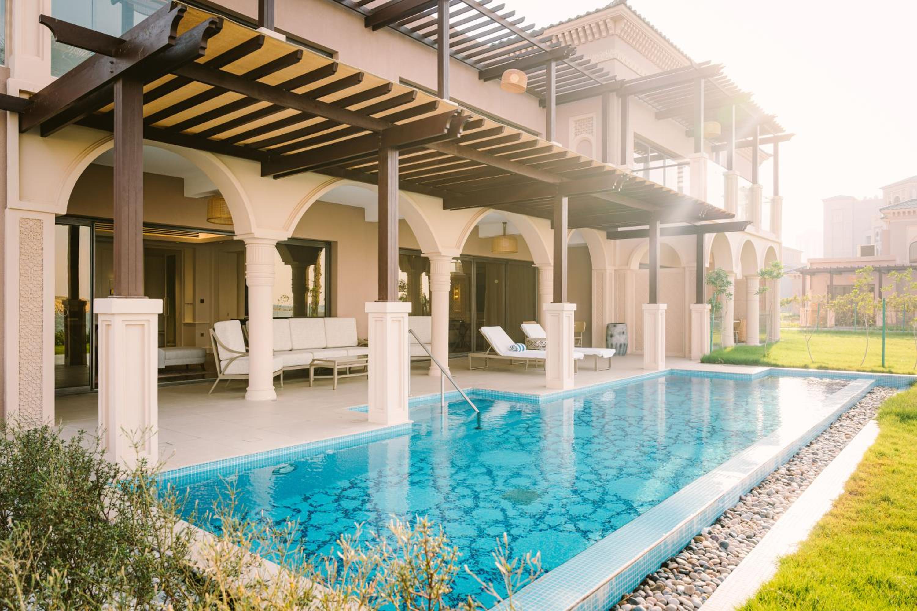 Royal Saray Resort