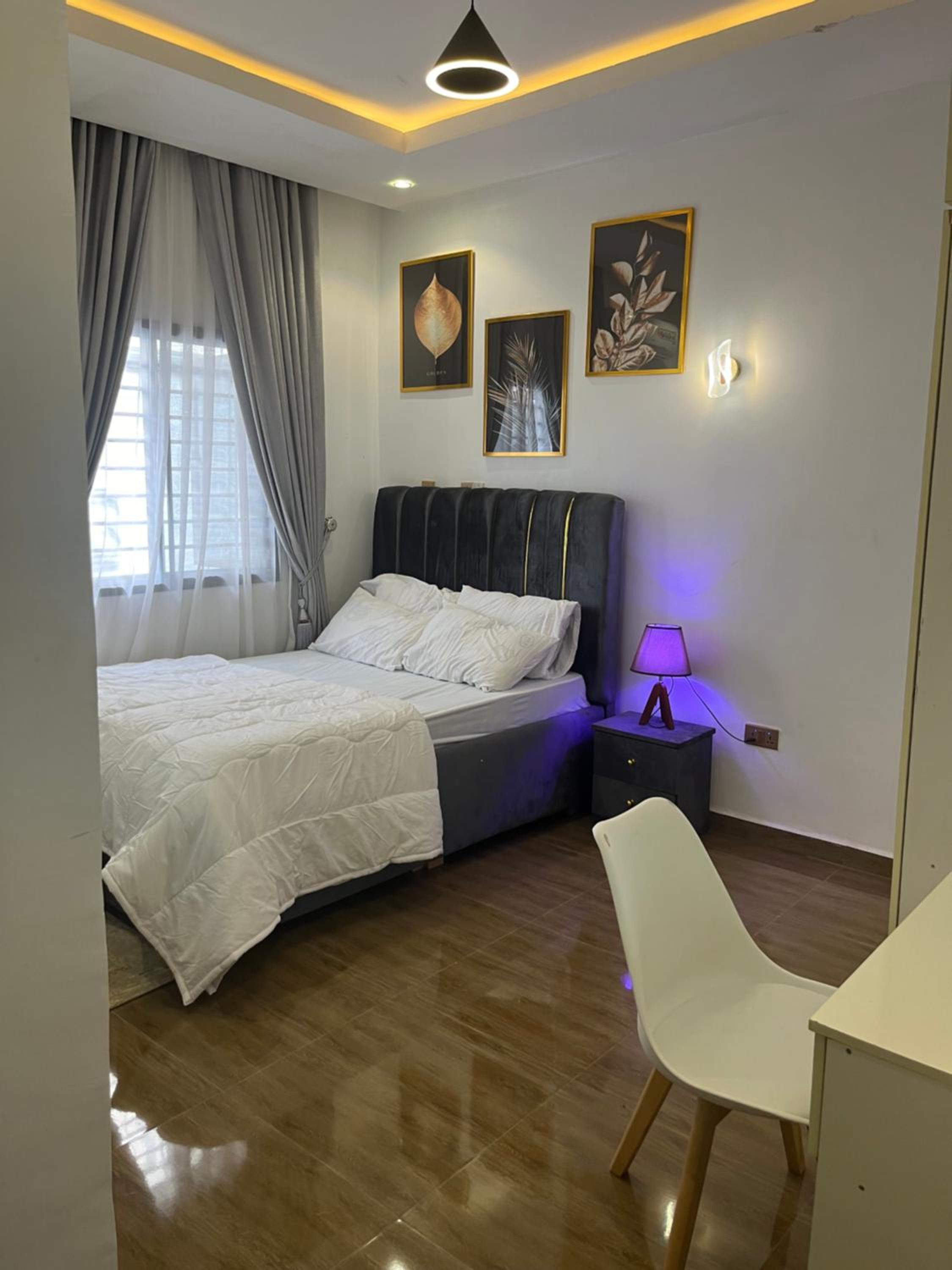 Vokzluxuryshortlet 3-Bedroom Apartment view 3