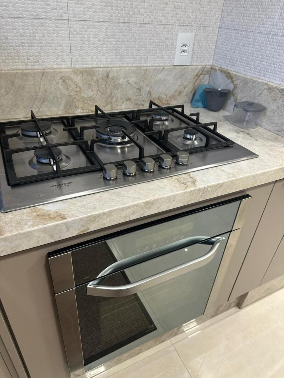 Encantador! 3 Suítes, Vista, Finamente Mobiliado