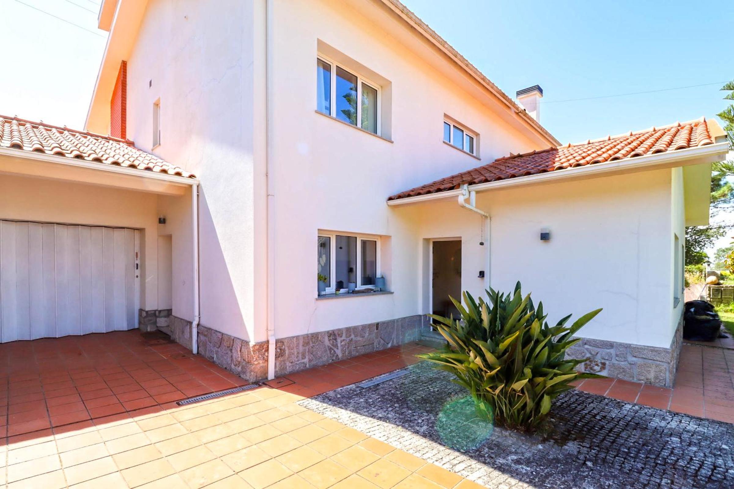 Copa Cabanas - House in Quiet Area with Patio view 3
