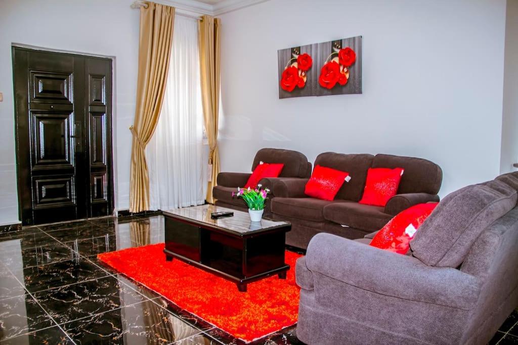 Vienama Residence 2 mins drive to Labadi Beach