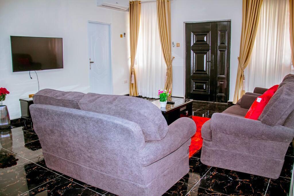 Vienama Residence 2 mins drive to Labadi Beach