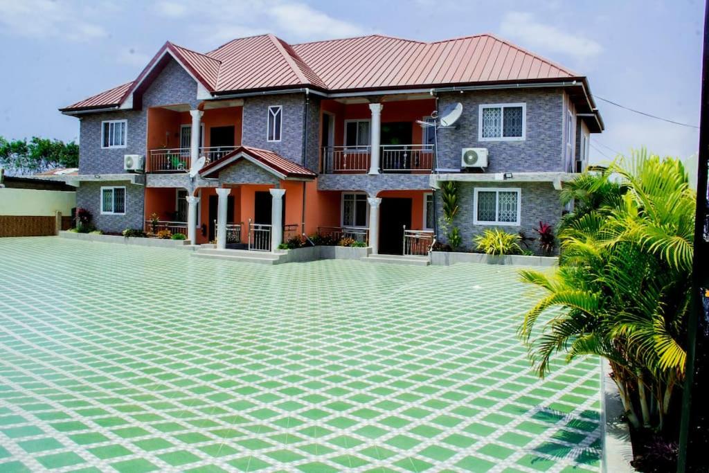 Vienama Residence 2 mins drive to Labadi Beach