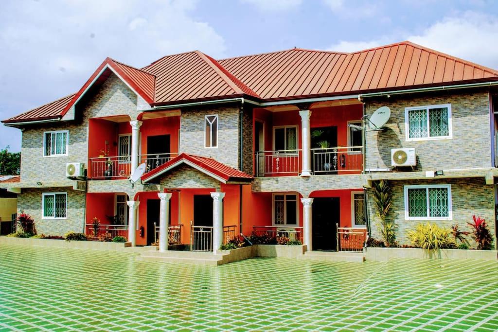 Vienama Residence 2 mins drive to Labadi Beach