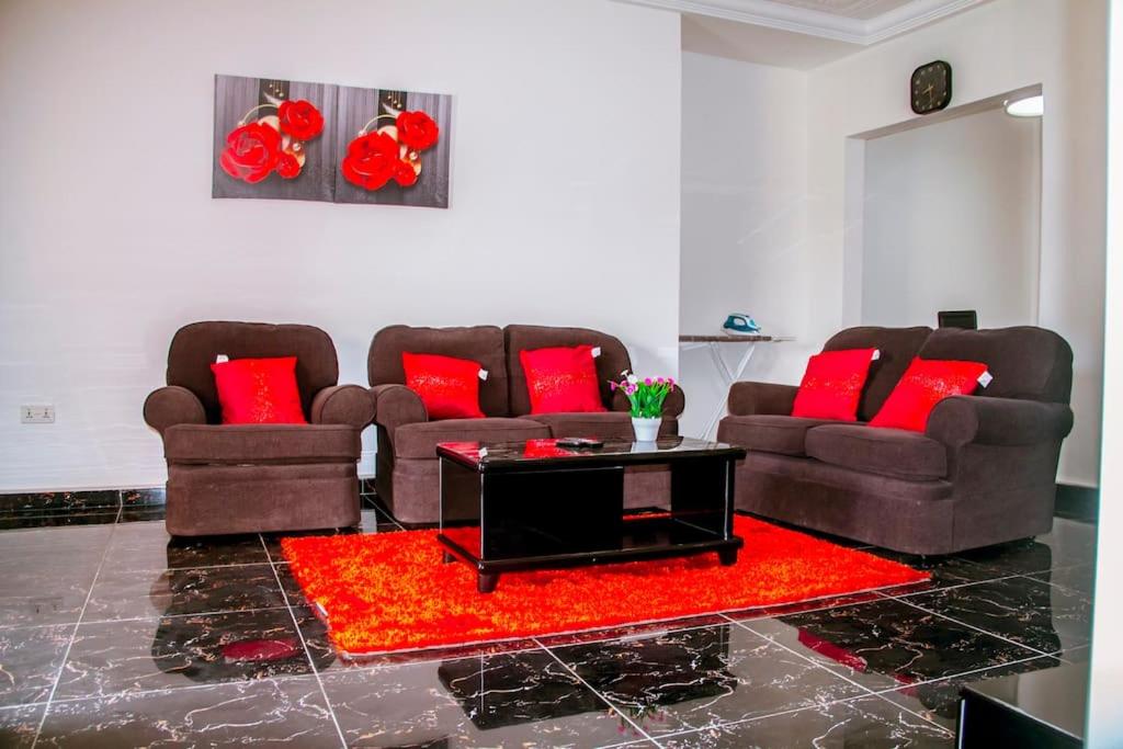 Vienama Residence 2 mins drive to Labadi Beach