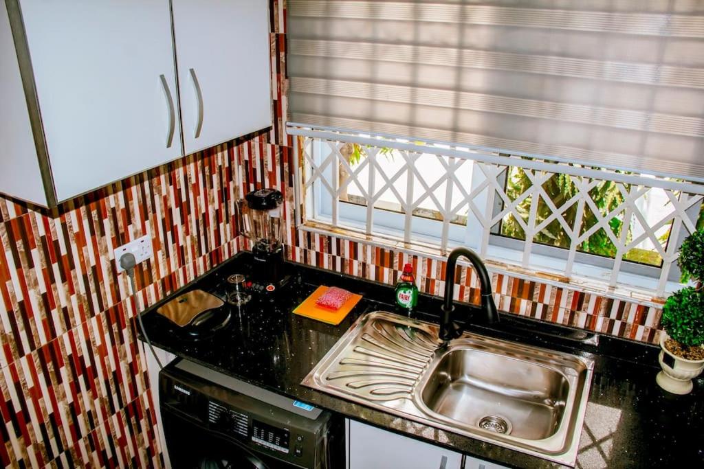 Vienama Residence 2 mins drive to Labadi Beach