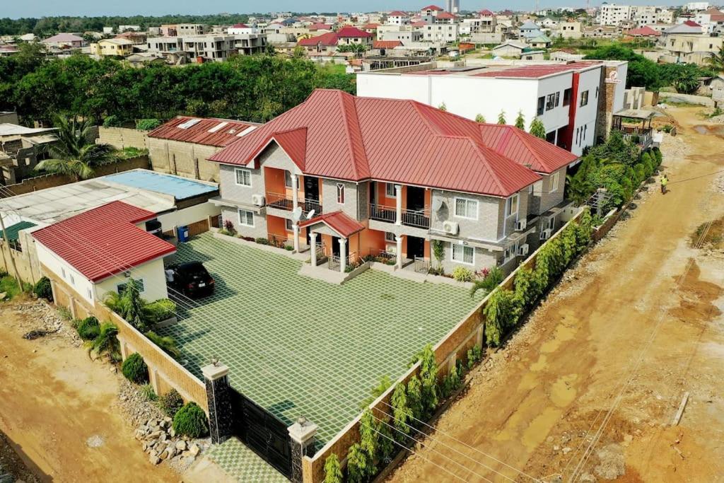 Vienama Residence 2 mins drive to Labadi Beach