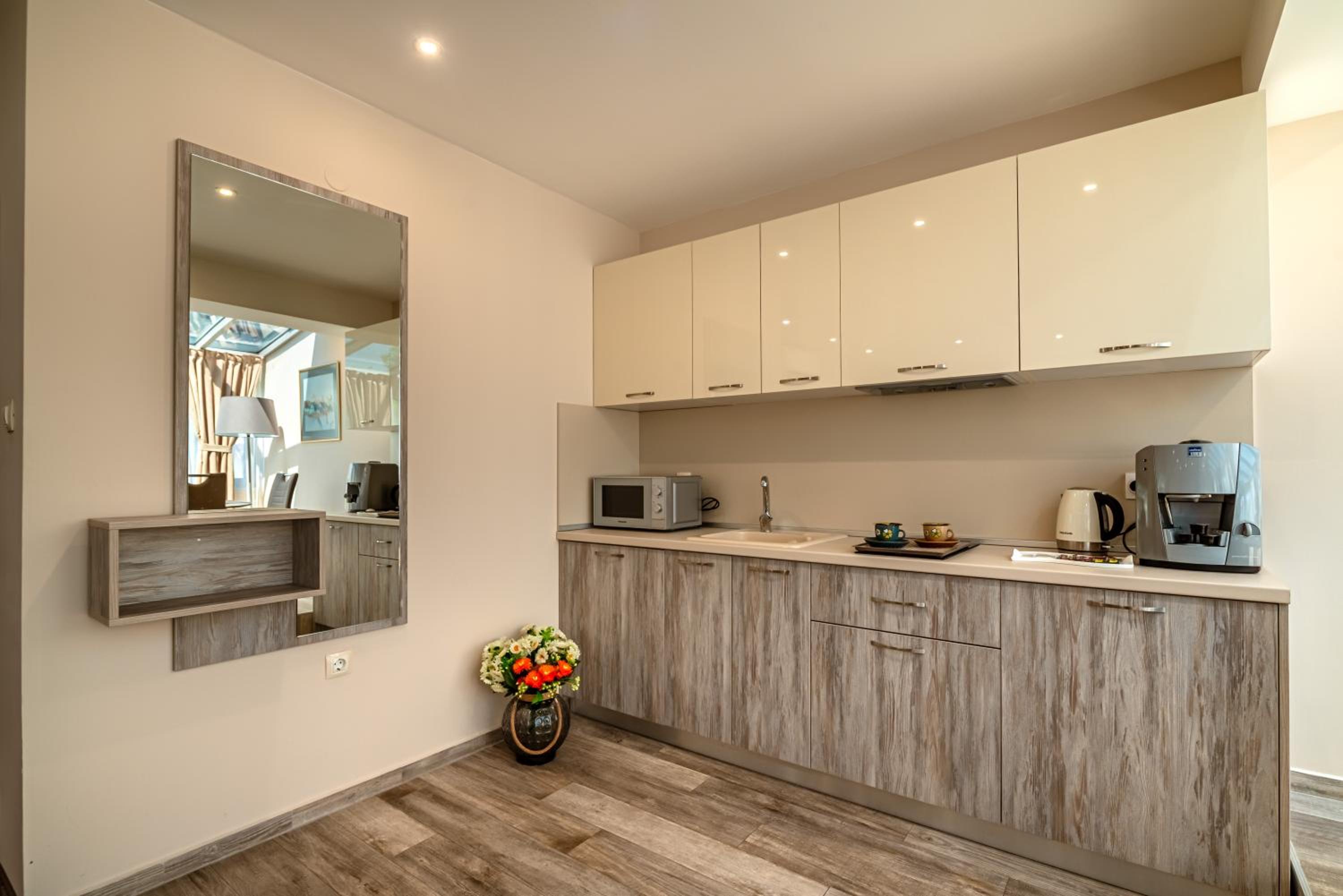 Cityscape Luxury Suites