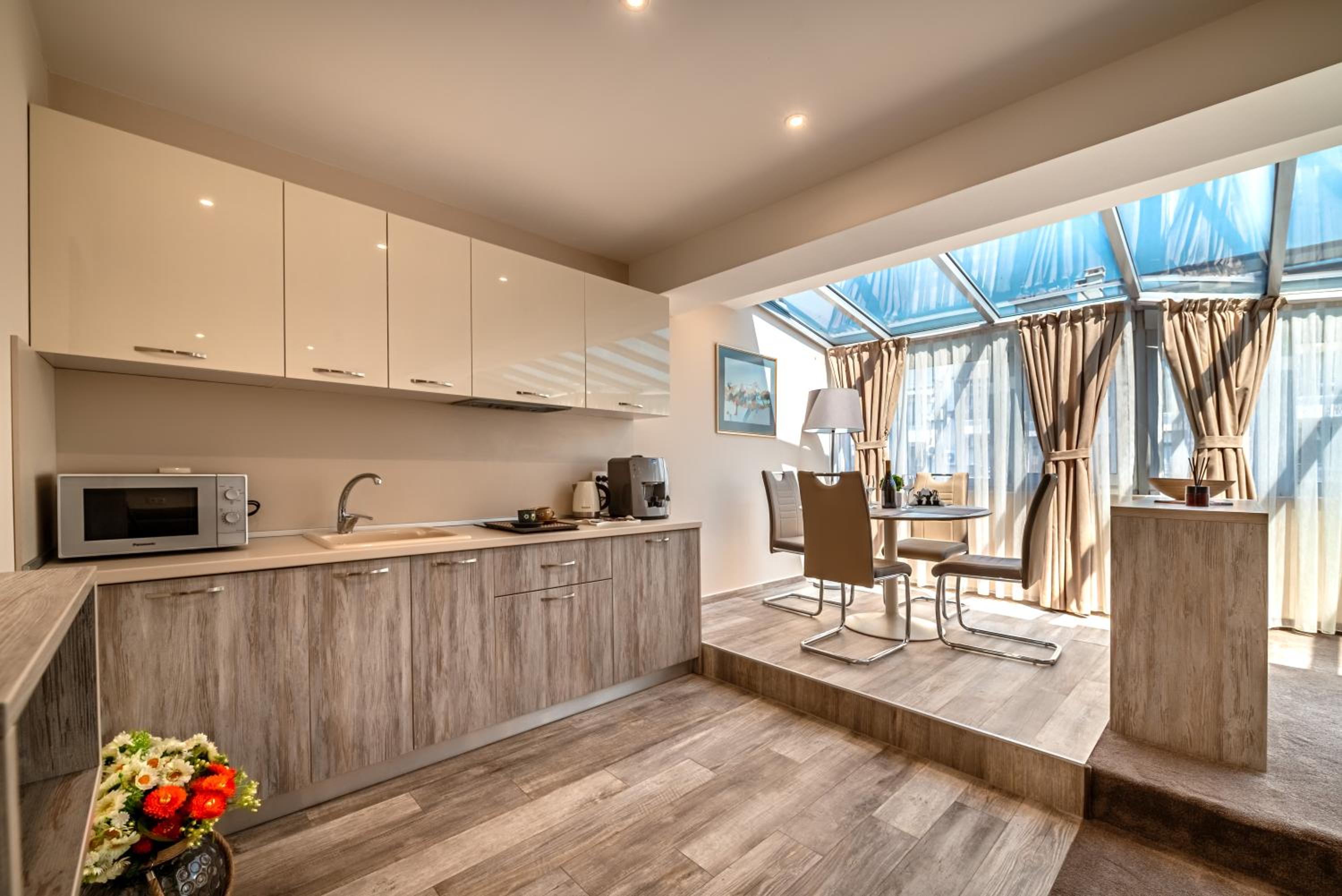 Cityscape Luxury Suites