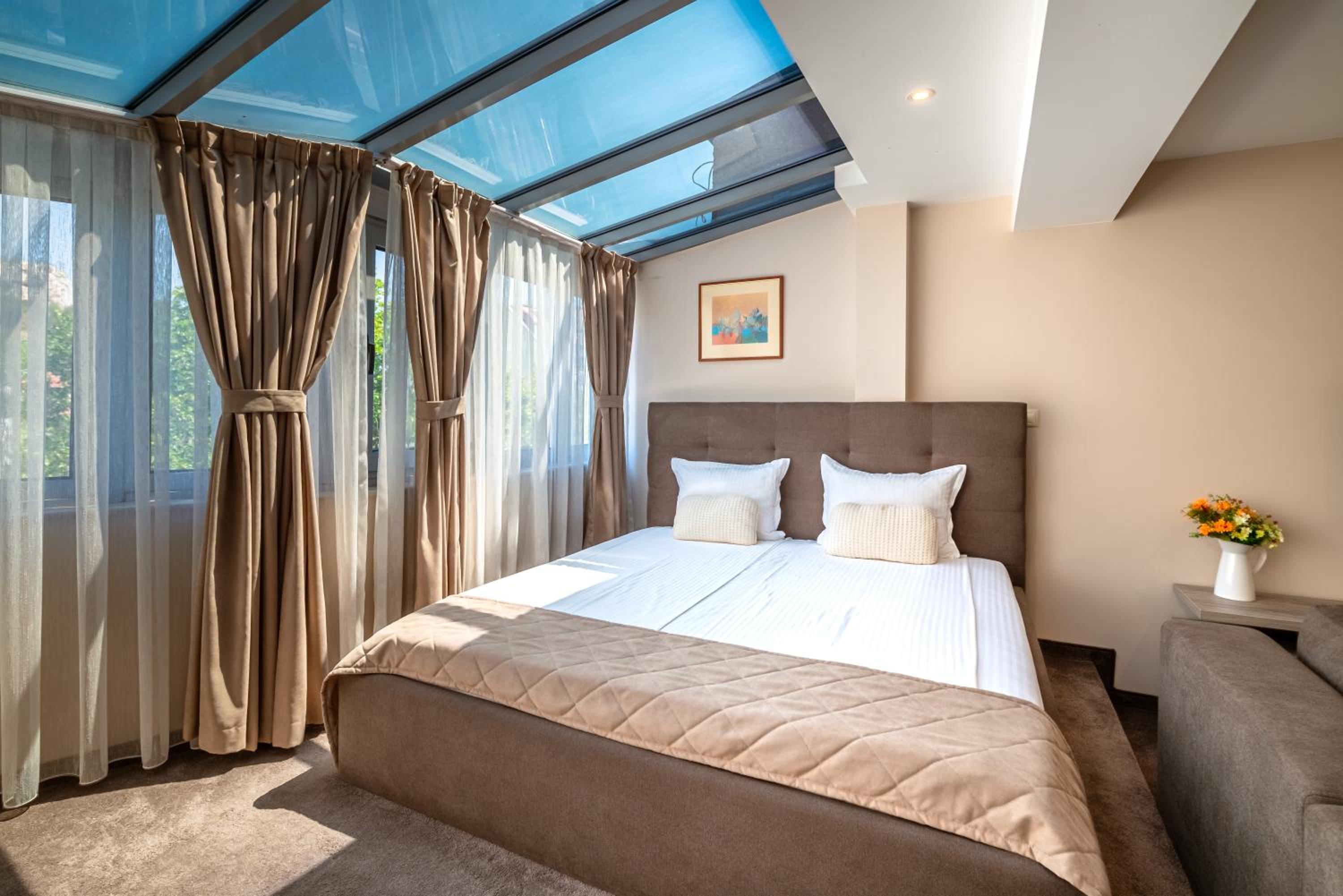 Cityscape Luxury Suites