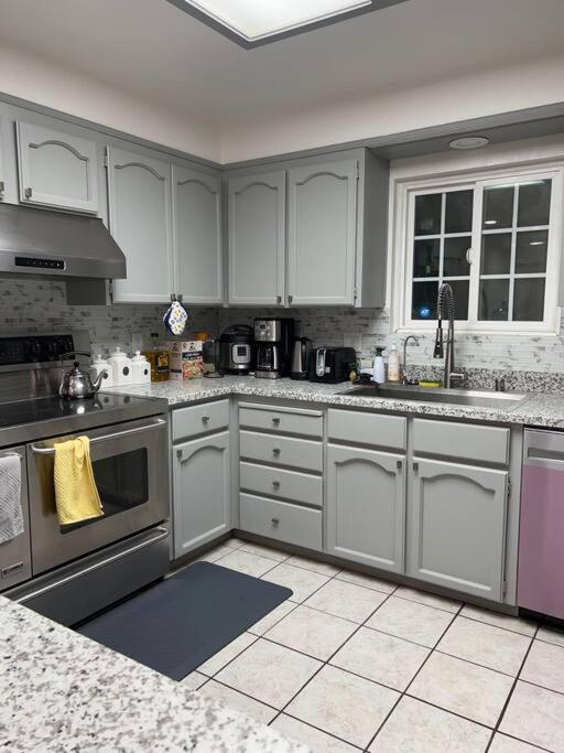 Charming 3 Bedroom Farmhouse Retreat with Open Deck - Property Image 1