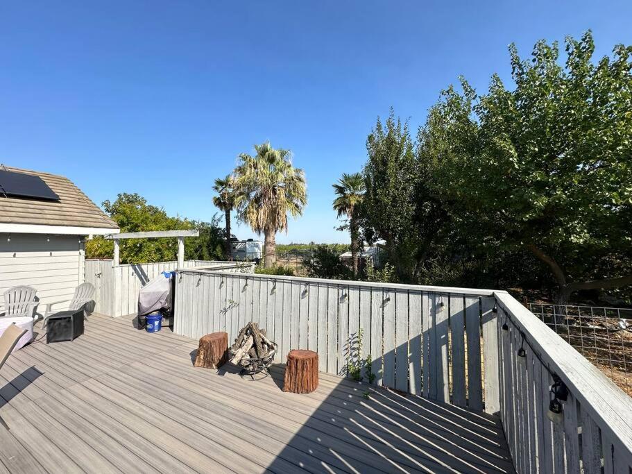 Charming 3 Bedroom Farmhouse Retreat with Open Deck - Property Image 9