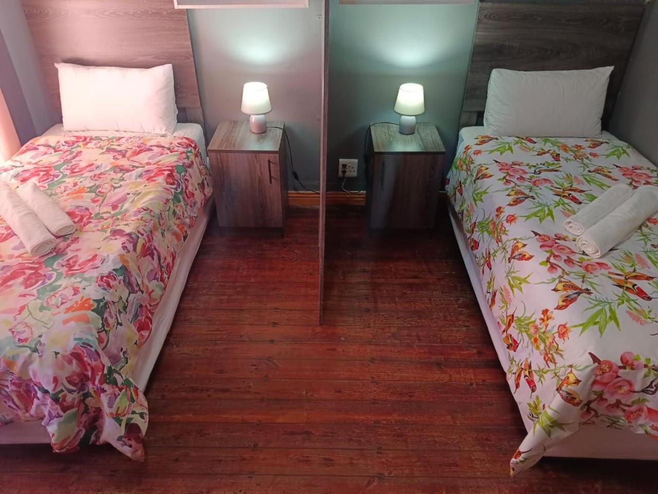 Brix 7 single beds