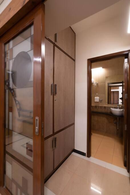 Super Luxury Villa - Near to Karnavati Club view 2