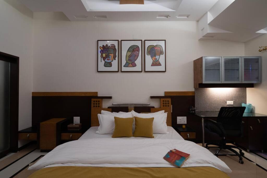 Super Luxury Villa - Near to Karnavati Club view 3