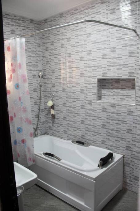 Exquisitely finished 2BR Apt!