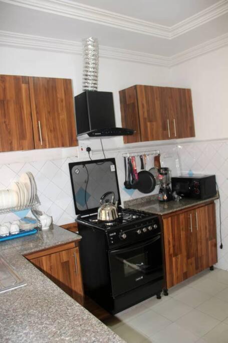 Exquisitely finished 2BR Apt!