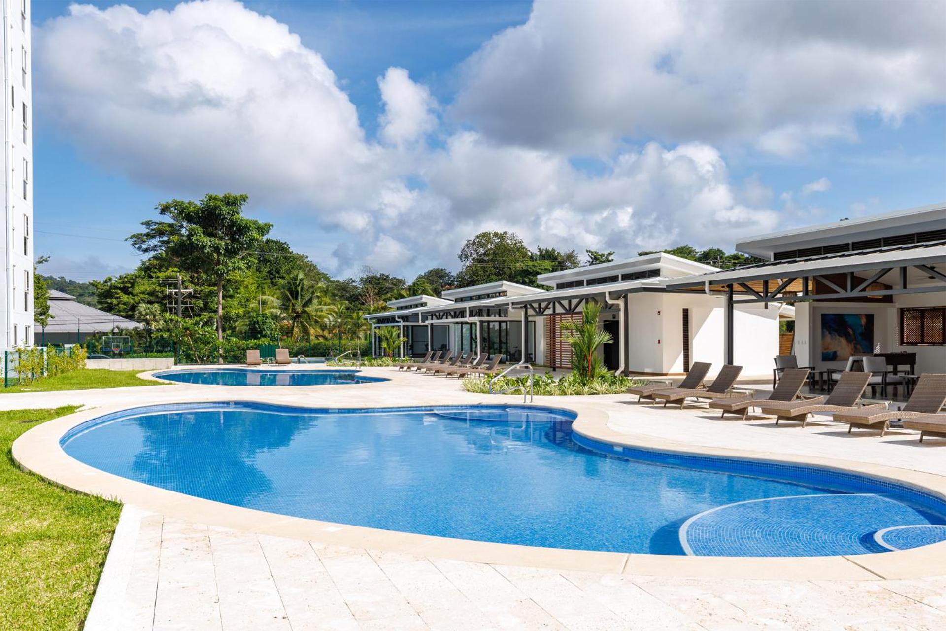 Casago 0307C, Brand New Rental Family Retreat