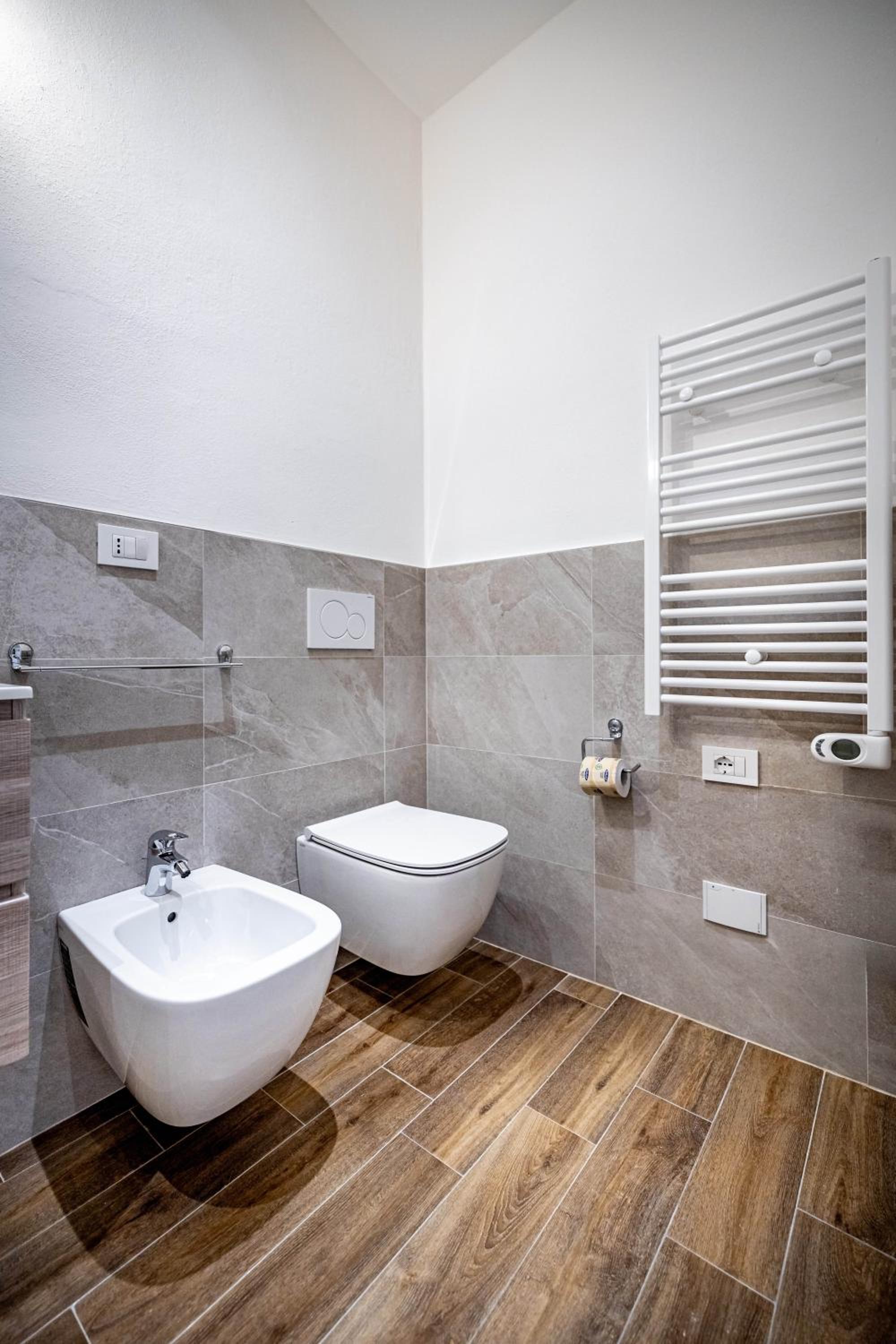 YD elegant apt with garden