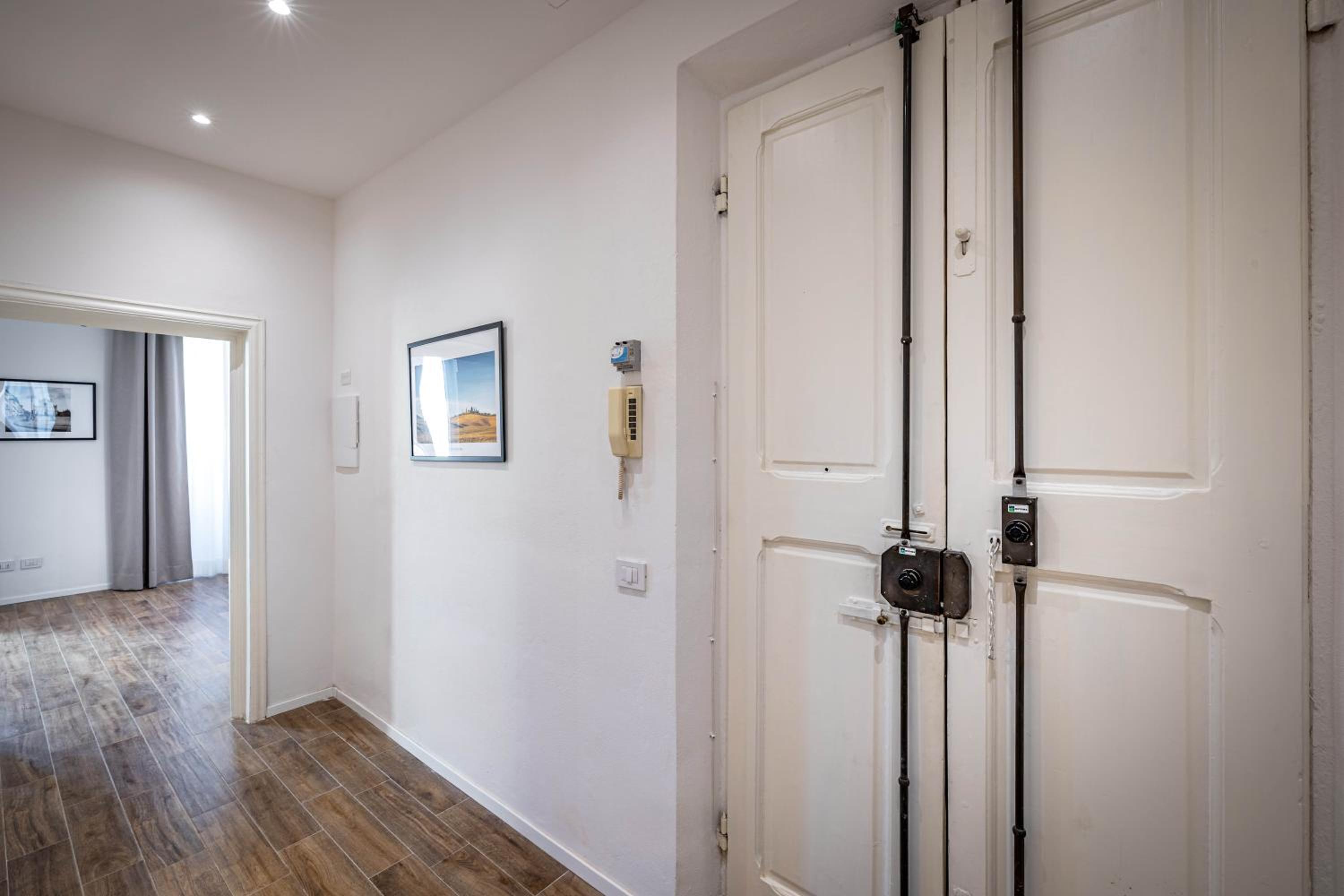 YD elegant apt with garden
