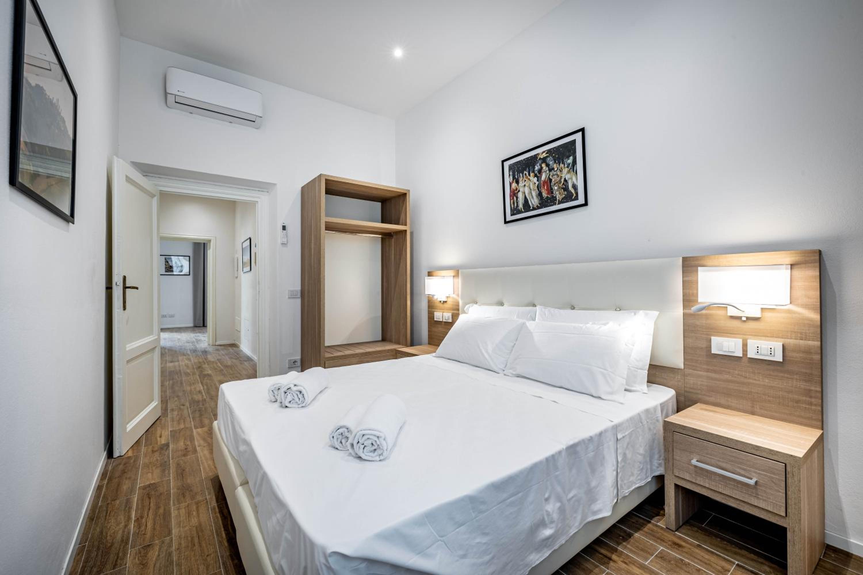 YD elegant apt with garden