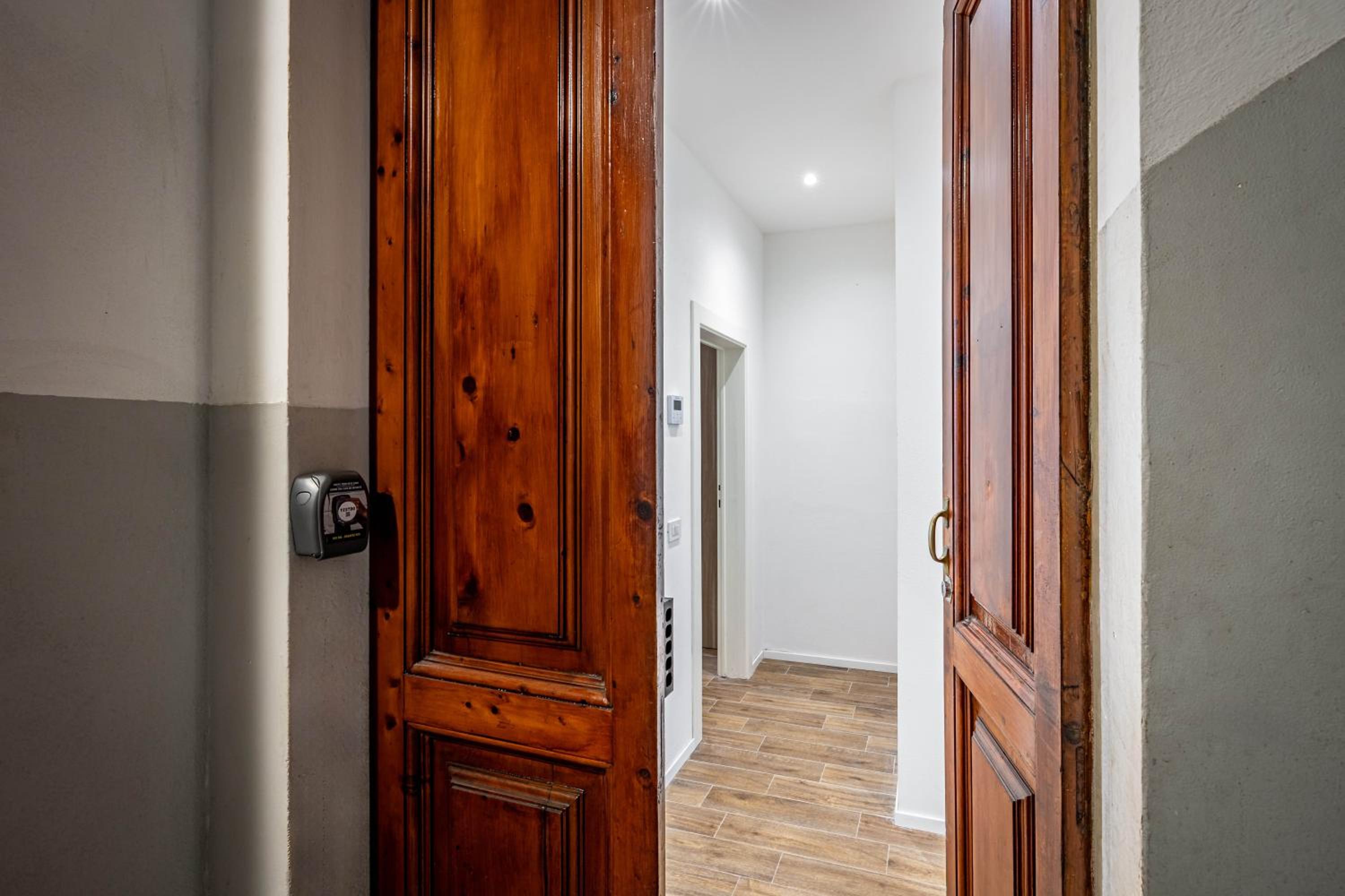 YD elegant apt with garden