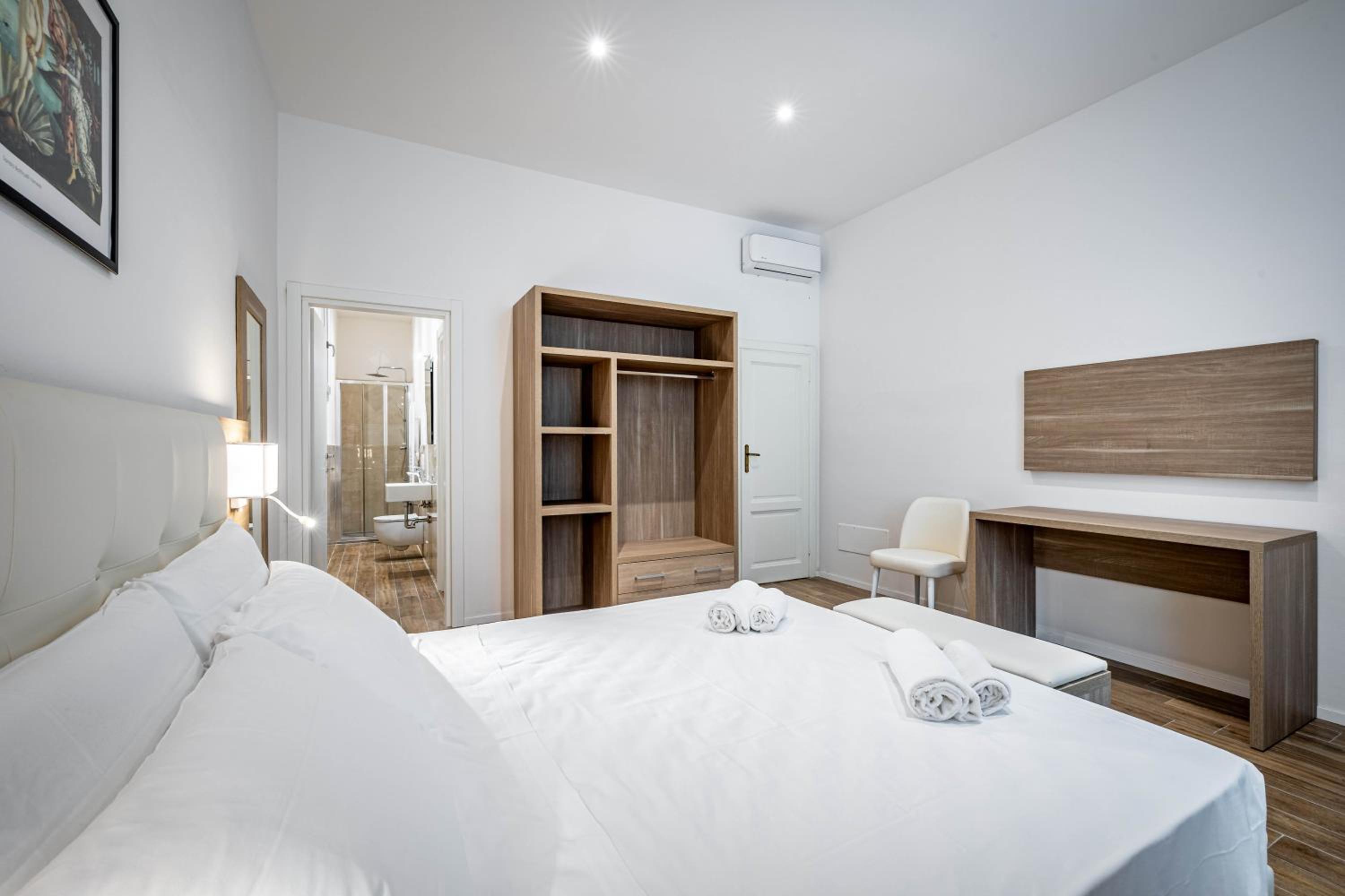 YD elegant apt with garden