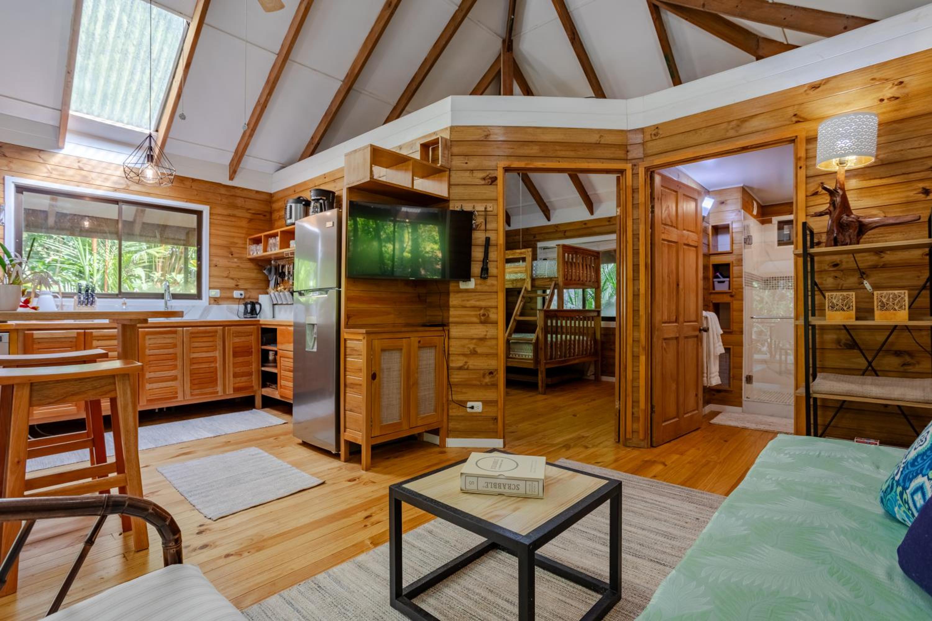 Casa Serena - Tranquil Jungle Gem Near the Beach