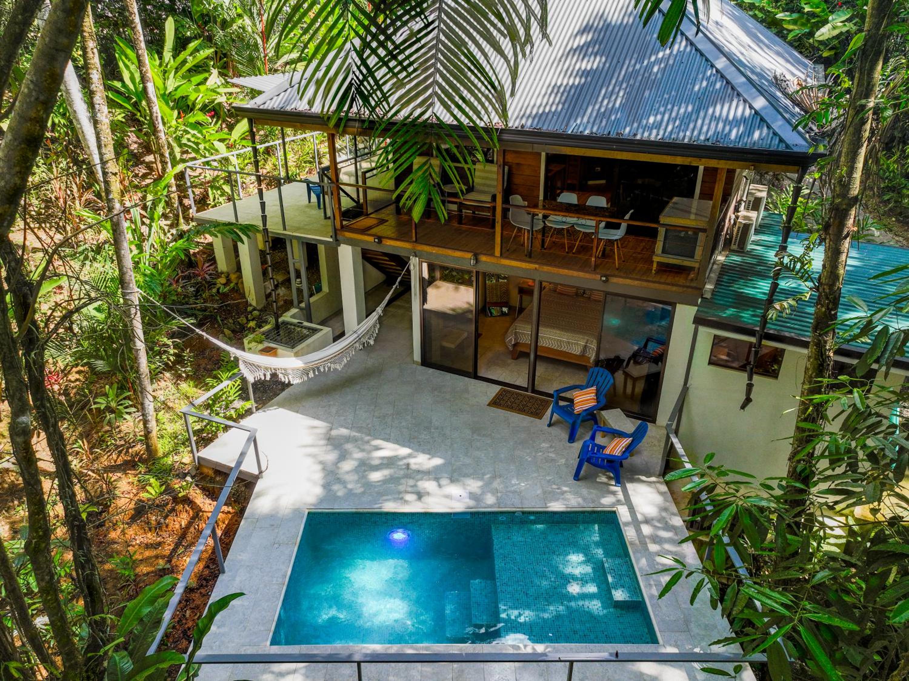 Casa Serena - Tranquil Jungle Gem Near the Beach