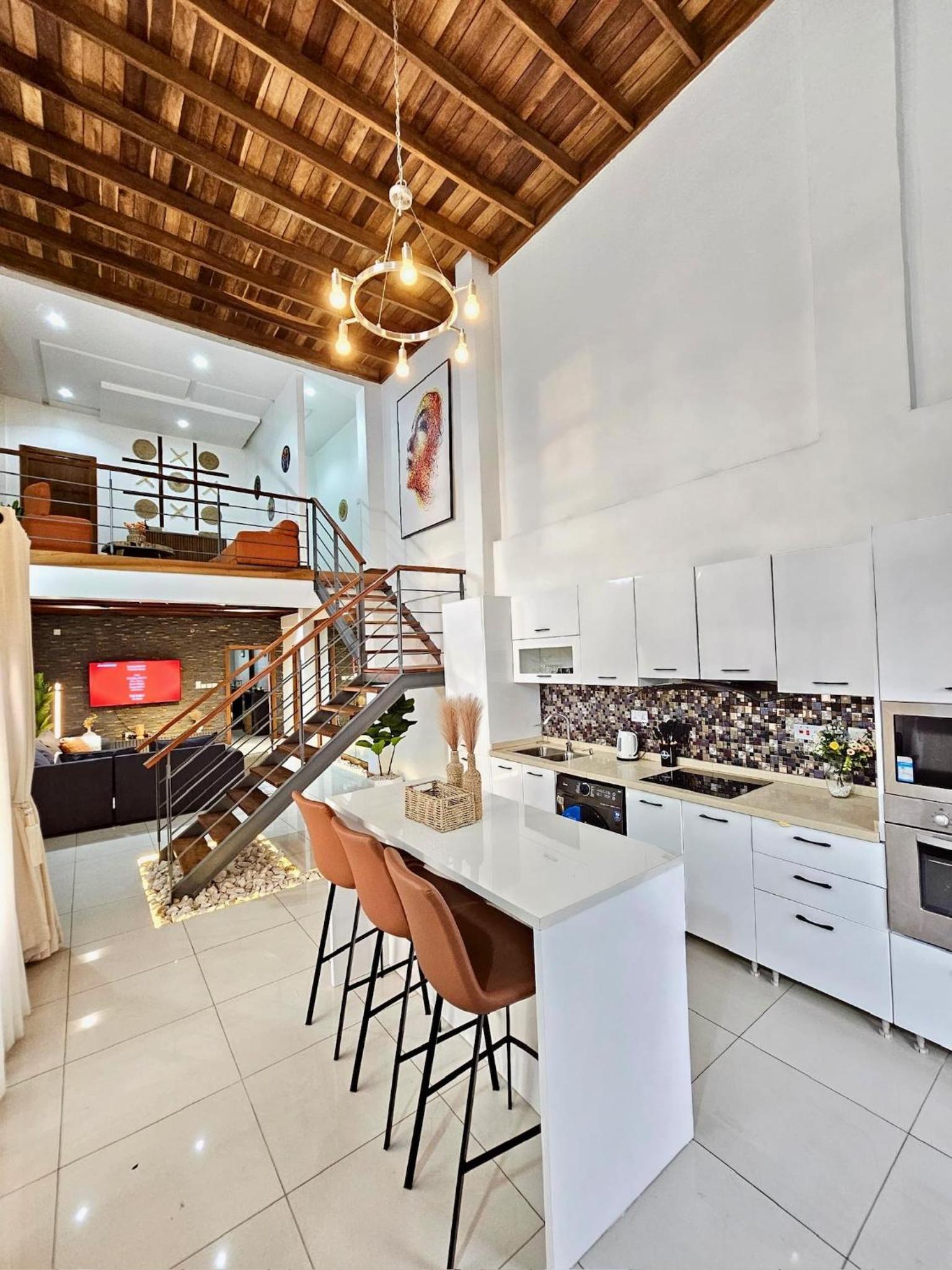 2 bedroom Luxury Art Loft in lekki phase 1 with pool view 4