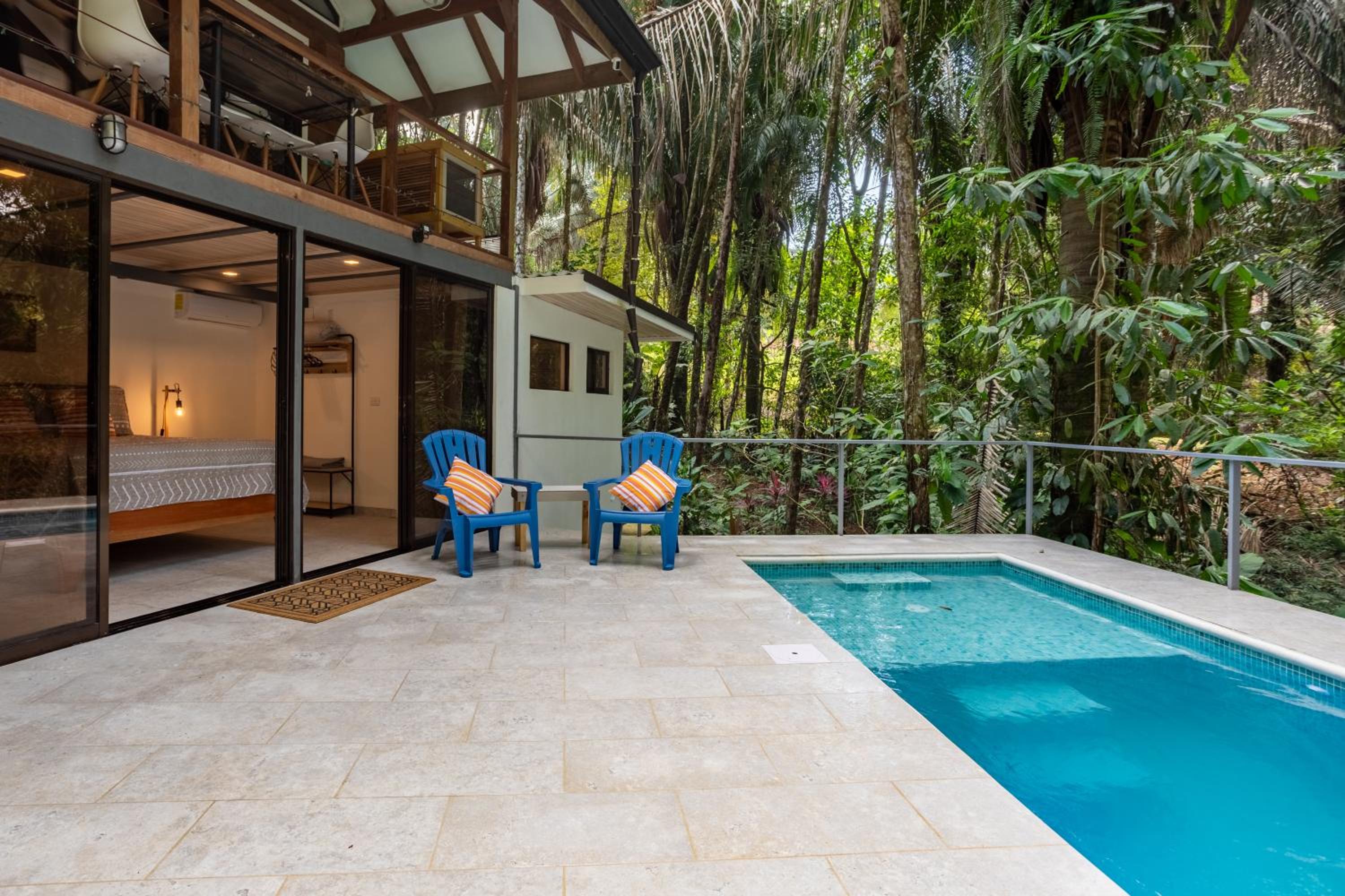 Casa Serena - Tranquil Jungle Gem Near the Beach