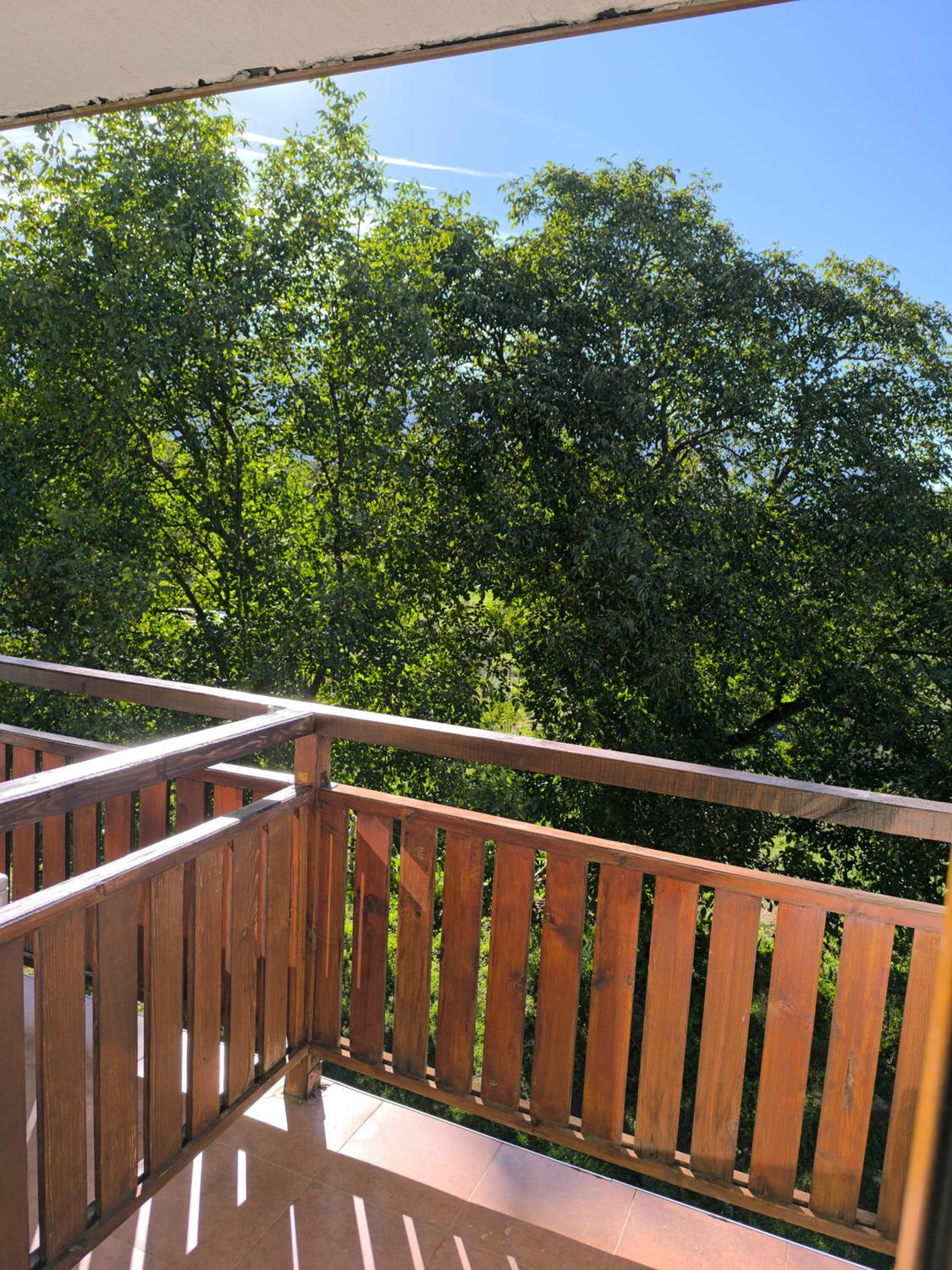 Cozy nature stay, free Bottle of good Wine, Great view, free Parking