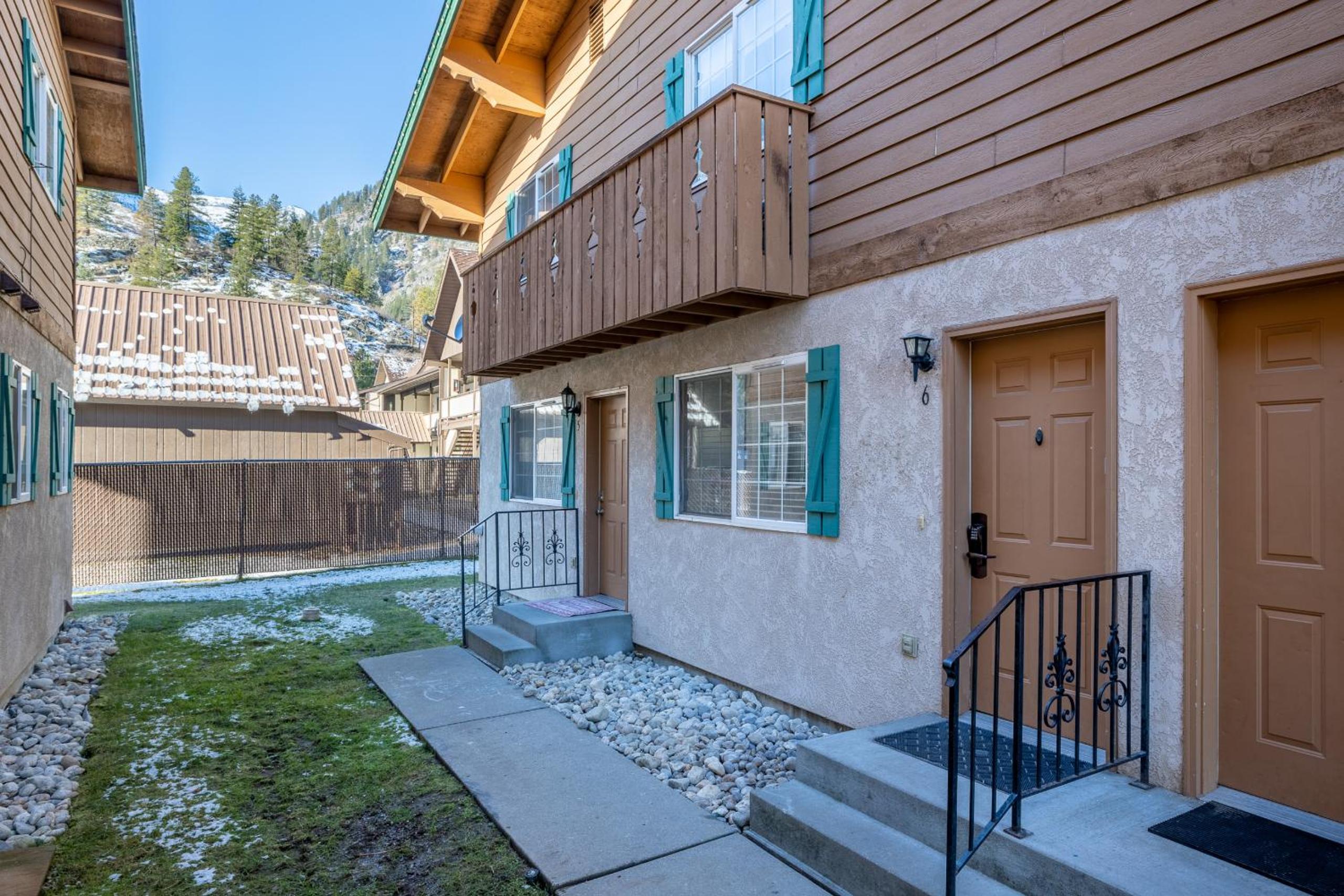 Hotel Alpine Greens - Image 1