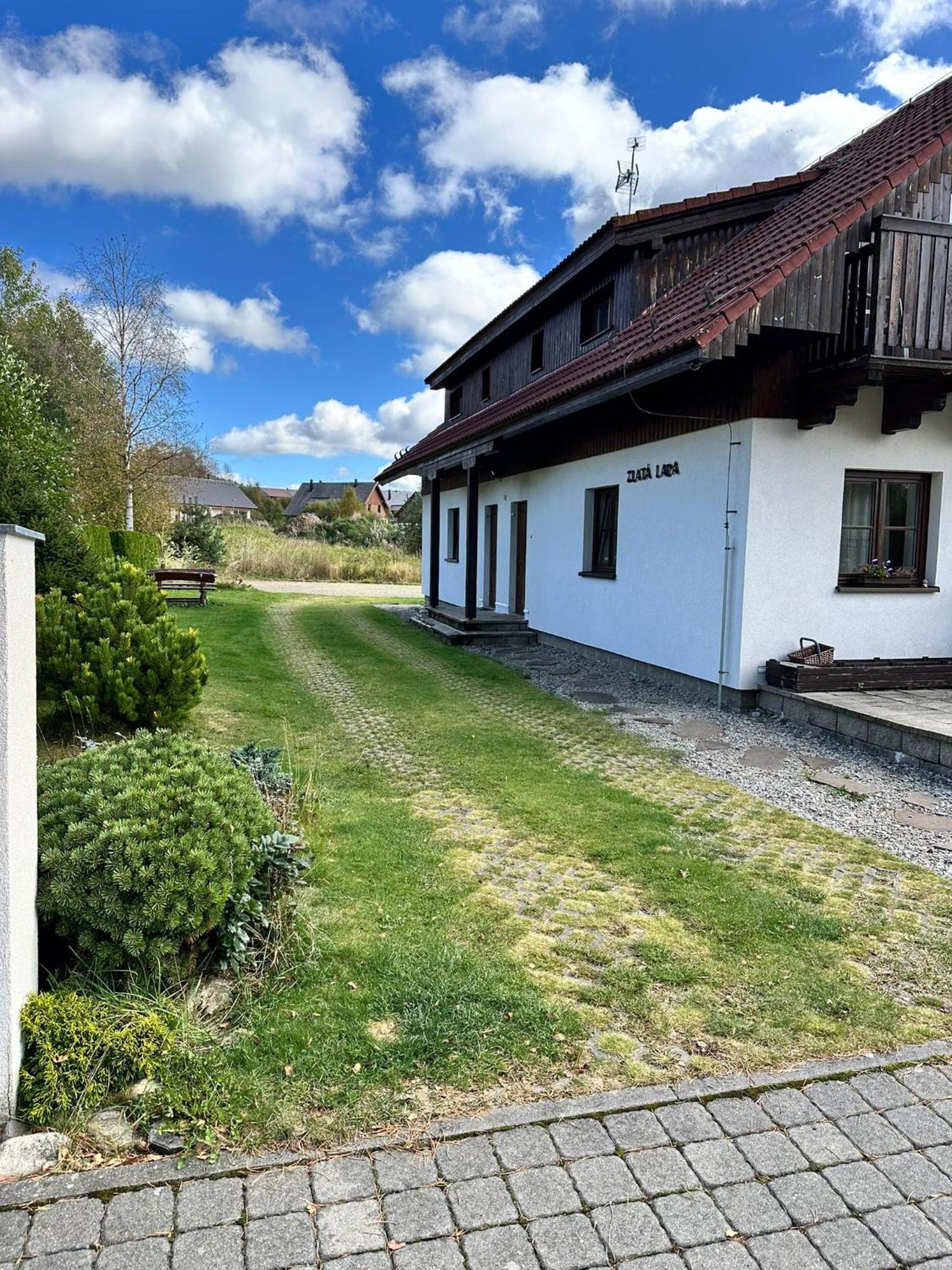 Slunečná Lada