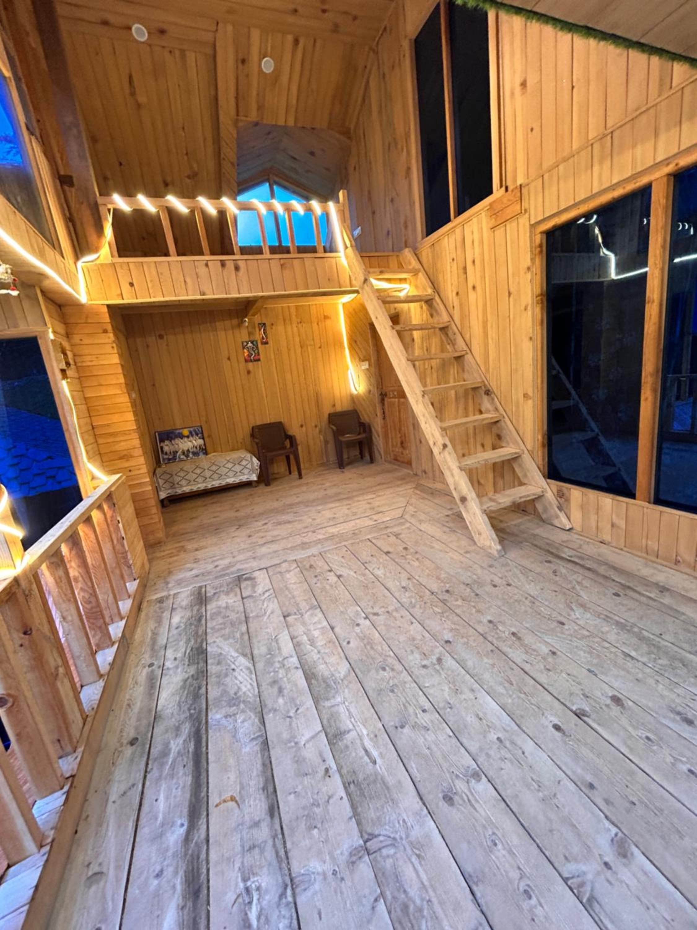 Alpine Homestay at Gadagusain