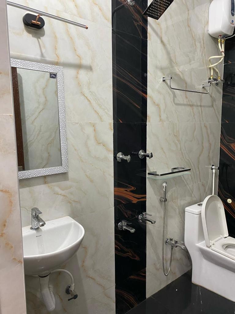 Family home stay near chennai Airport view 3