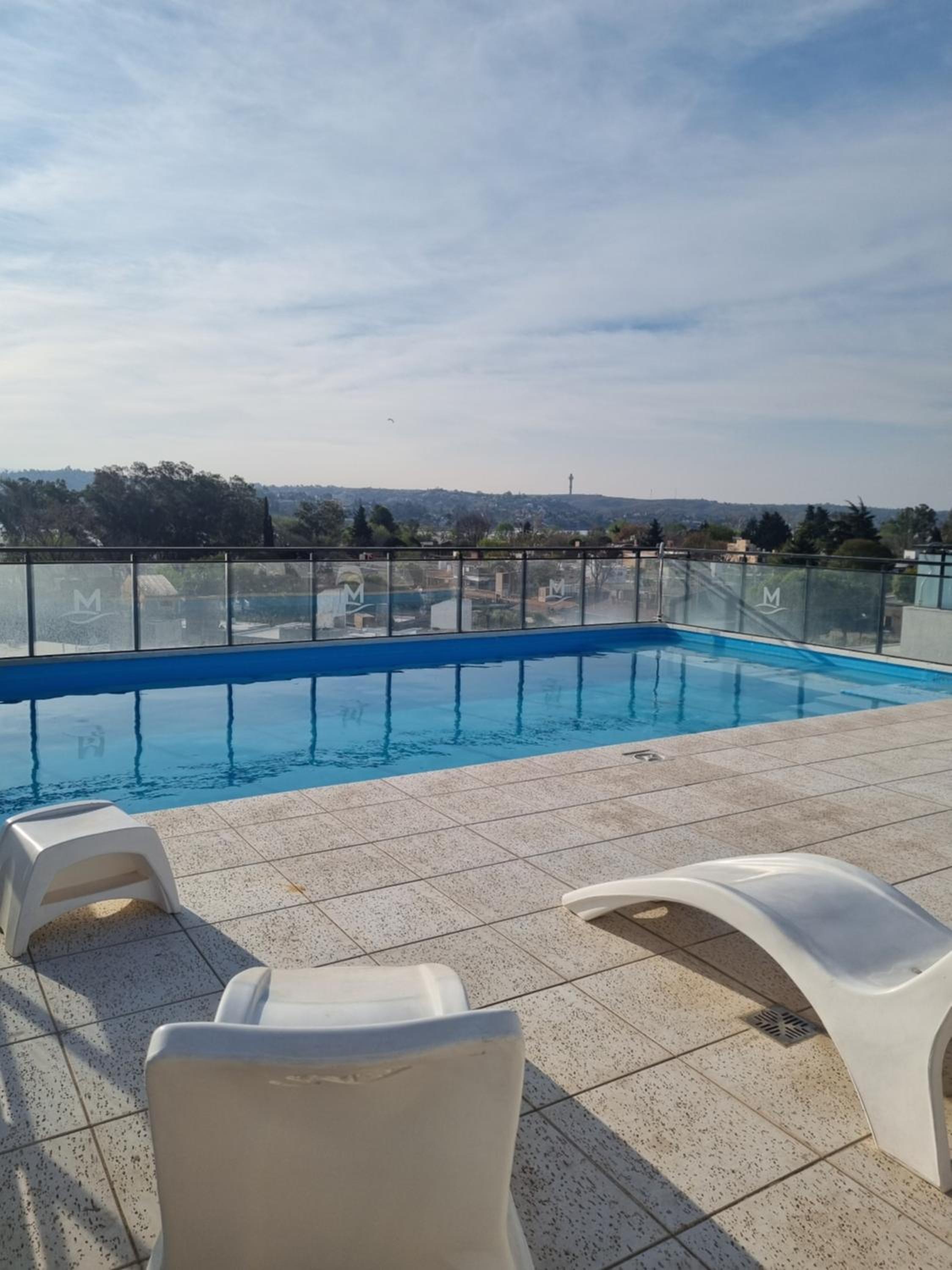 Depto triplex frente el lago