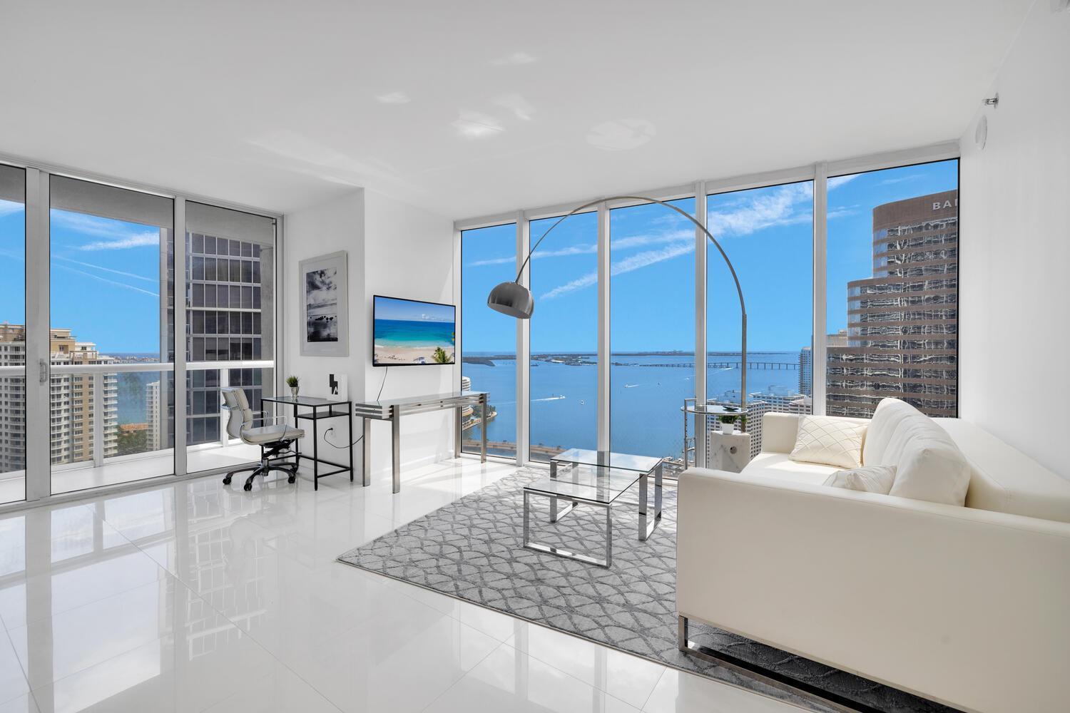 Large Suites in Hotel W with bay views