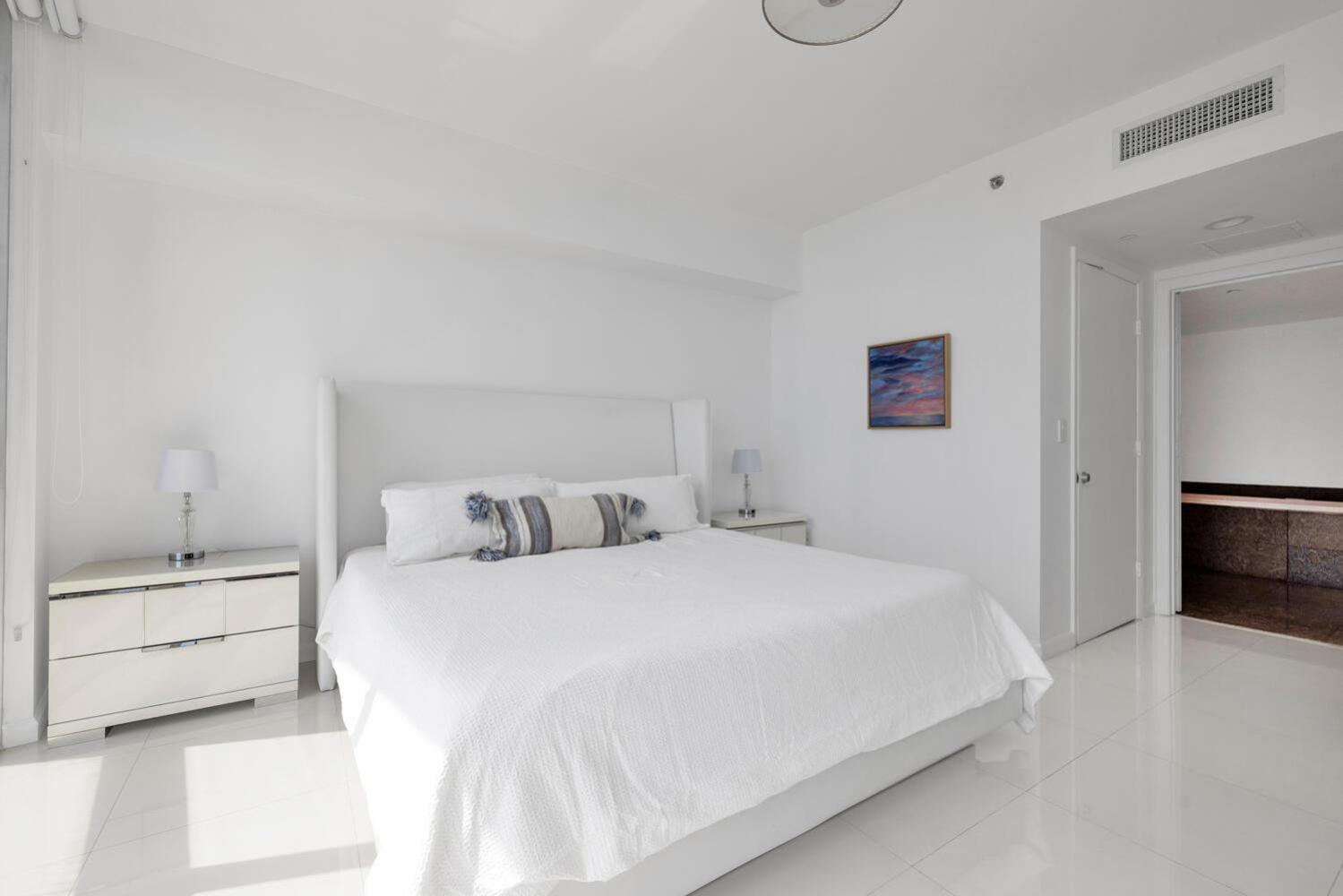 Large Suites in Hotel W with bay views