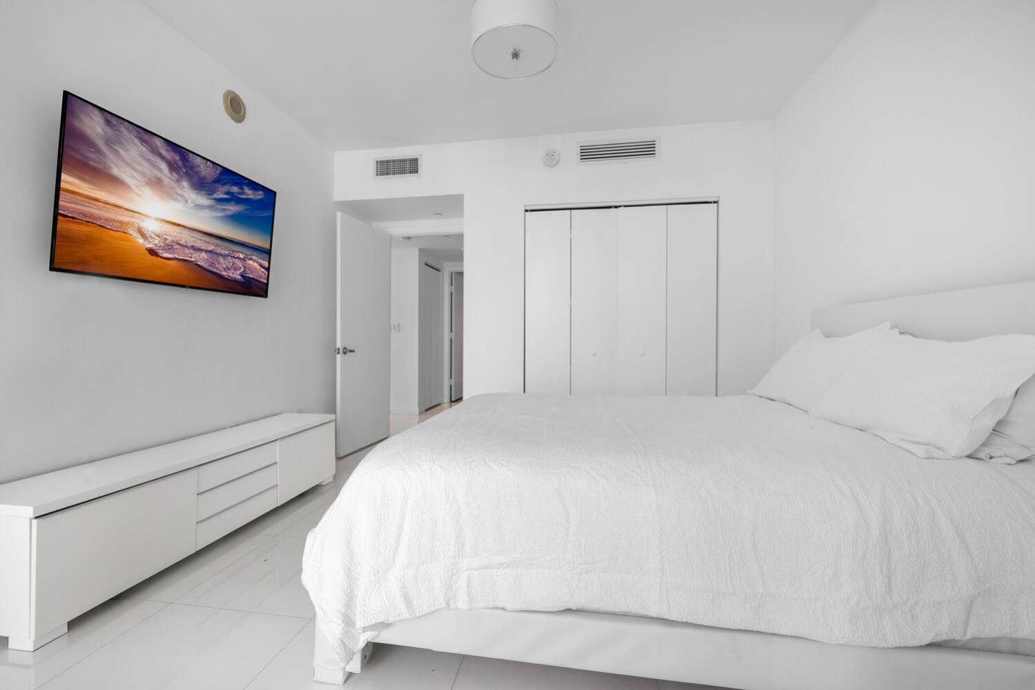 Large Suites in Hotel W with bay views