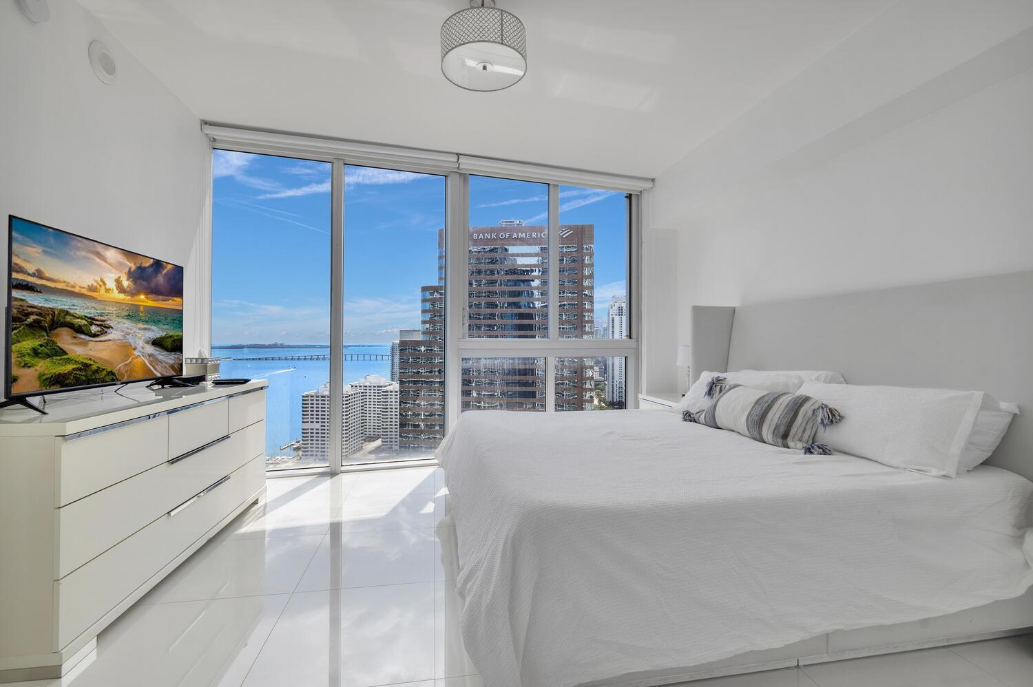 Large Suites in Hotel W with bay views
