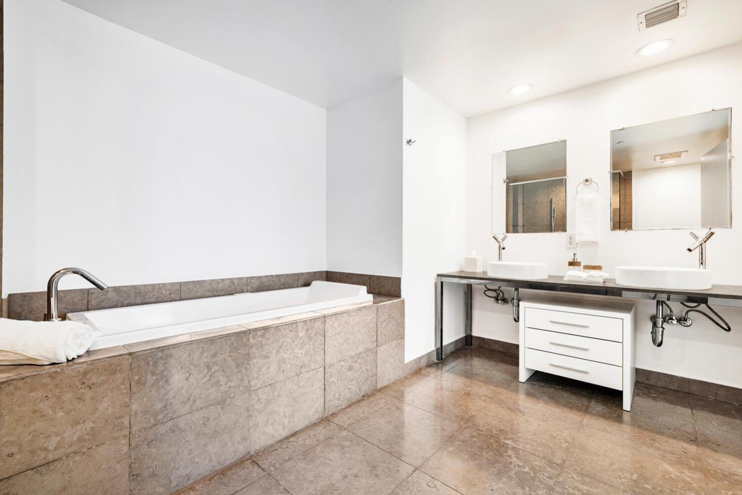 Large Suites in Hotel W with bay views