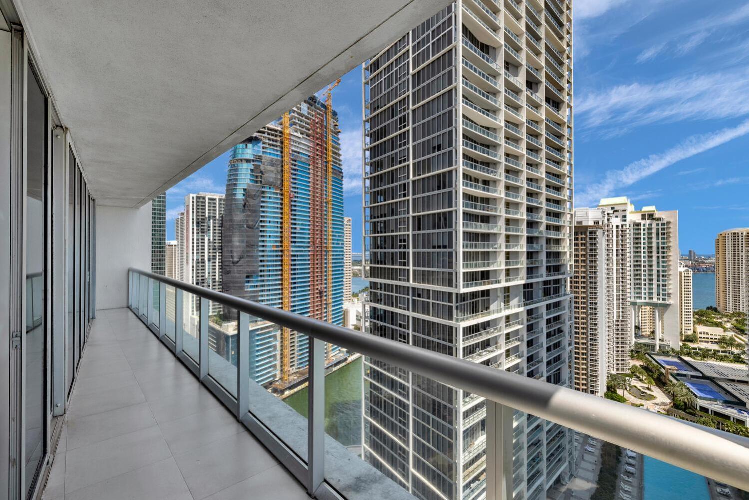 Large Suites in Hotel W with bay views