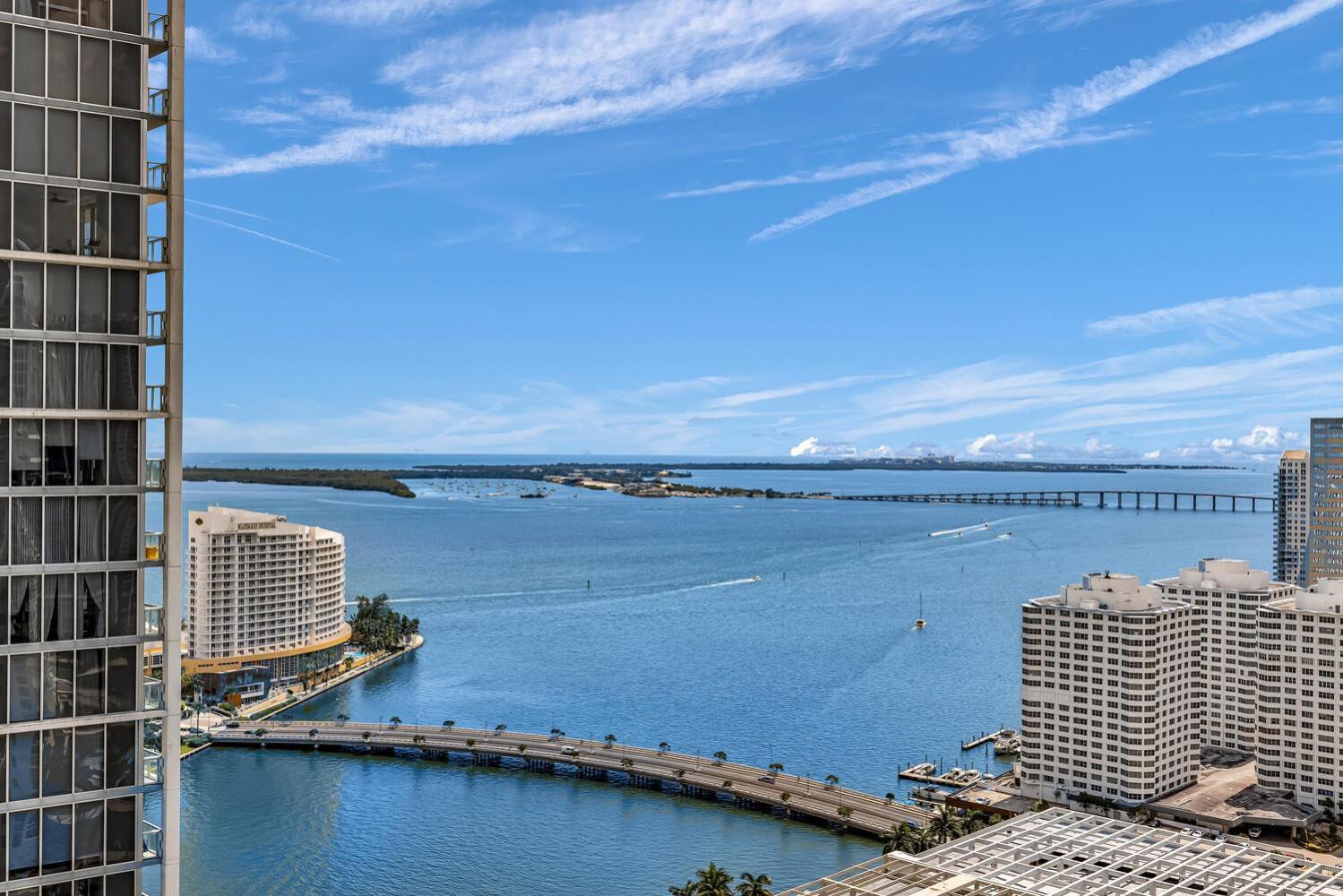 Large Suites in Hotel W with bay views