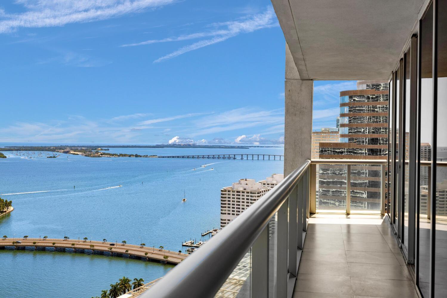 Large Suites in Hotel W with bay views