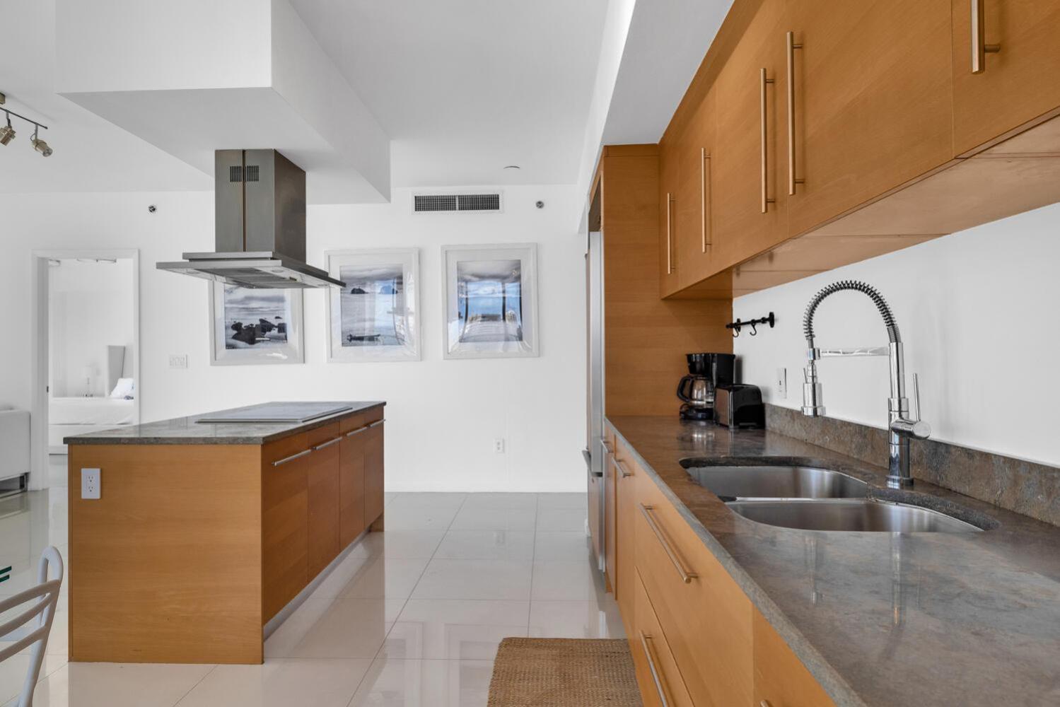 Large Suites in Hotel W with bay views