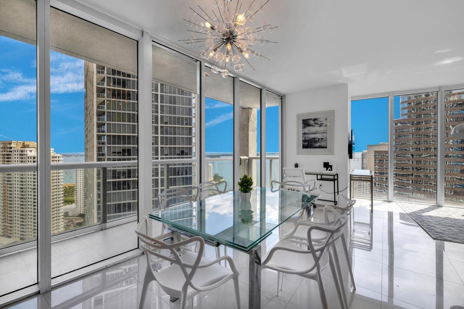 Large Suites in Hotel W with bay views