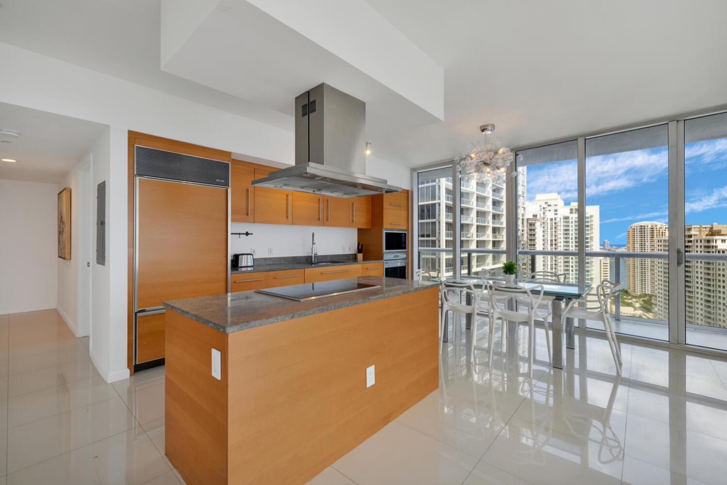 Large Suites in Hotel W with bay views
